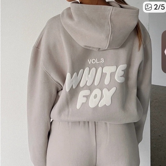 WHITE FOX OFFSTAGE - Picture 2 of 2